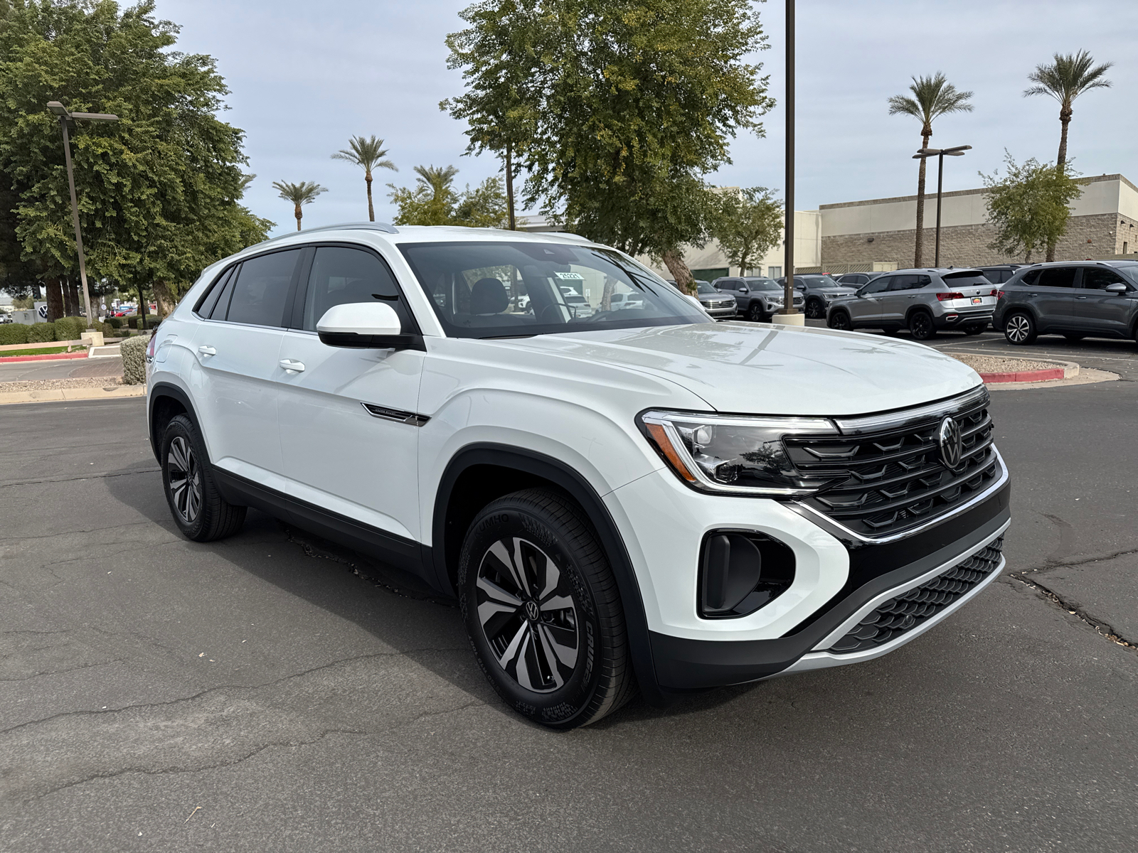 2025 Volkswagen Atlas Cross Sport 2.0T SE 2