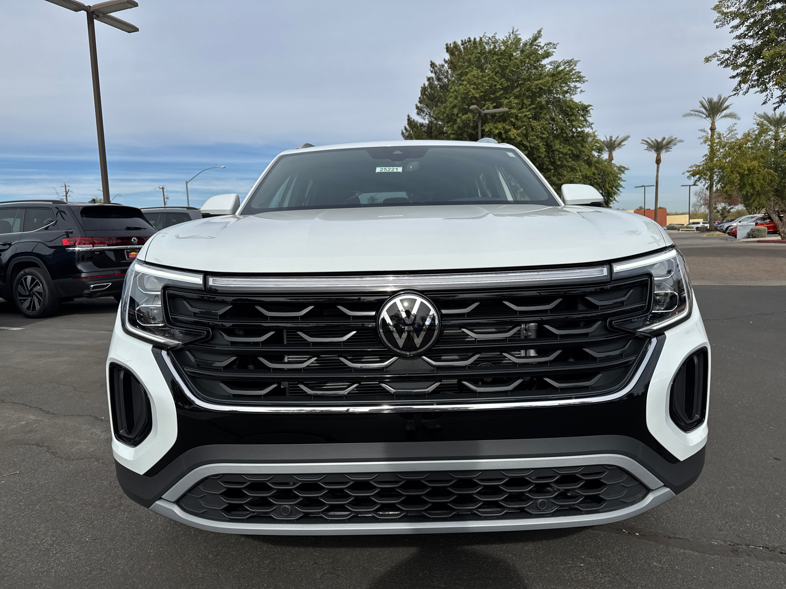 2025 Volkswagen Atlas Cross Sport 2.0T SE 3