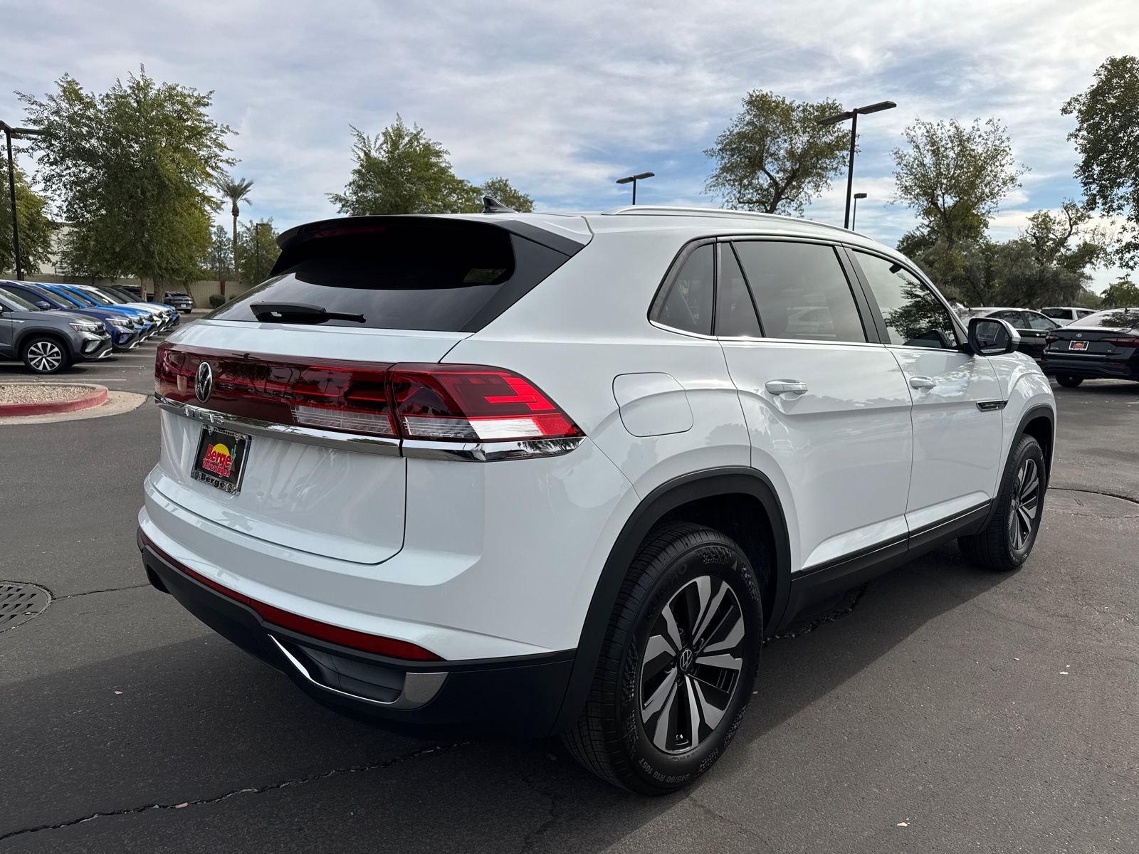 2025 Volkswagen Atlas Cross Sport 2.0T SE 24