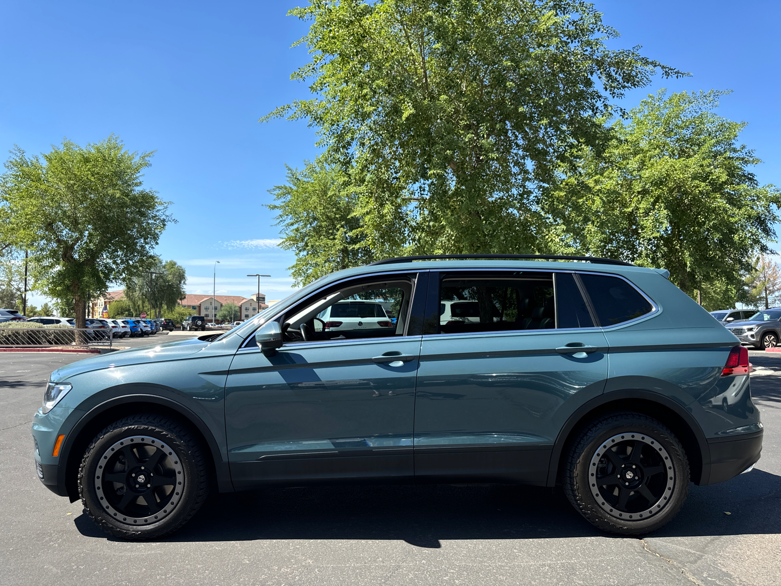 2019 Volkswagen Tiguan 2.0T SE 4