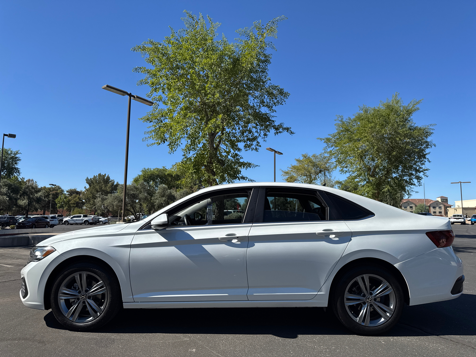 2024 Volkswagen Jetta 1.5T SE 4