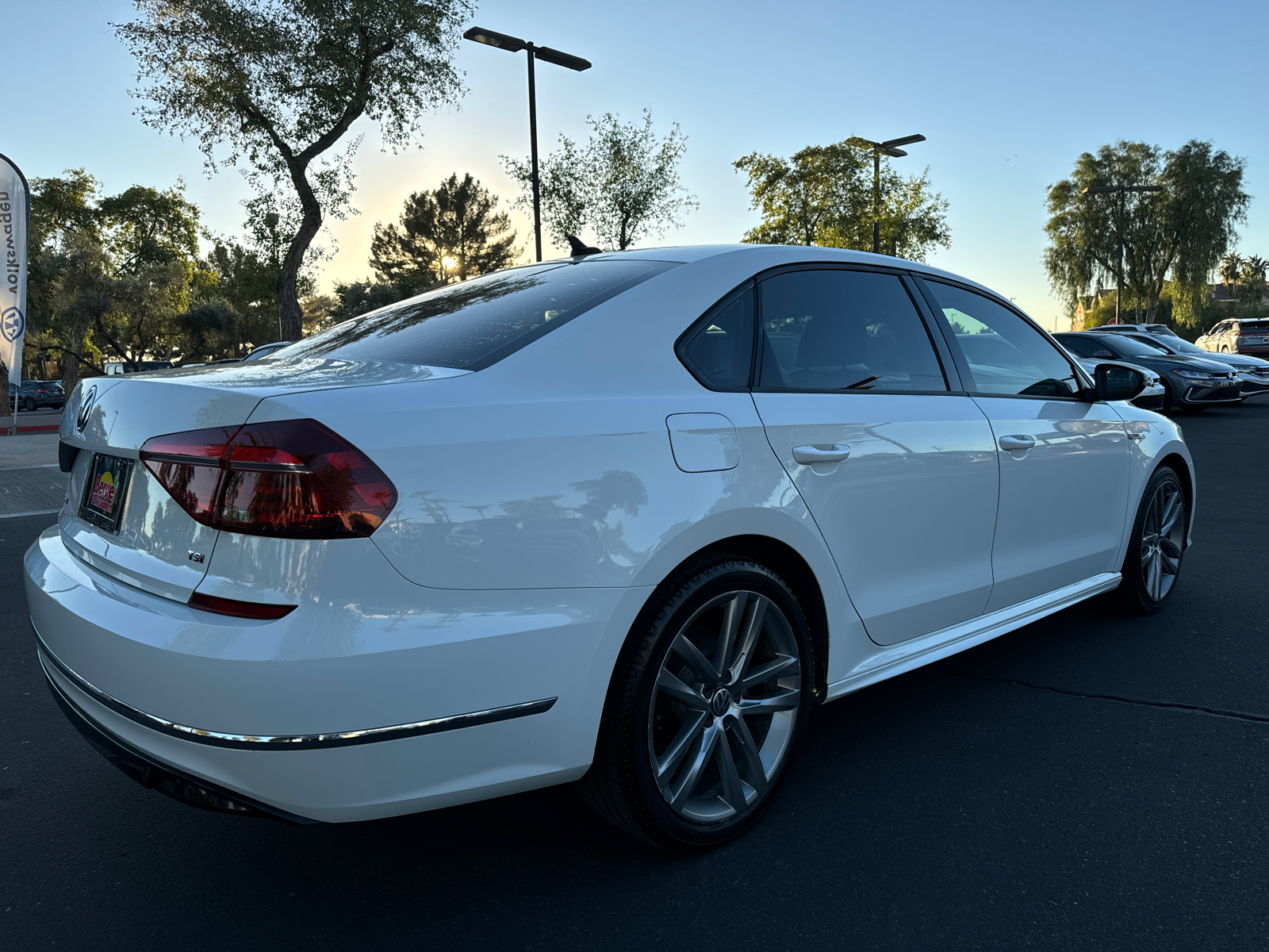 2018 Volkswagen Passat 2.0T R-Line 23