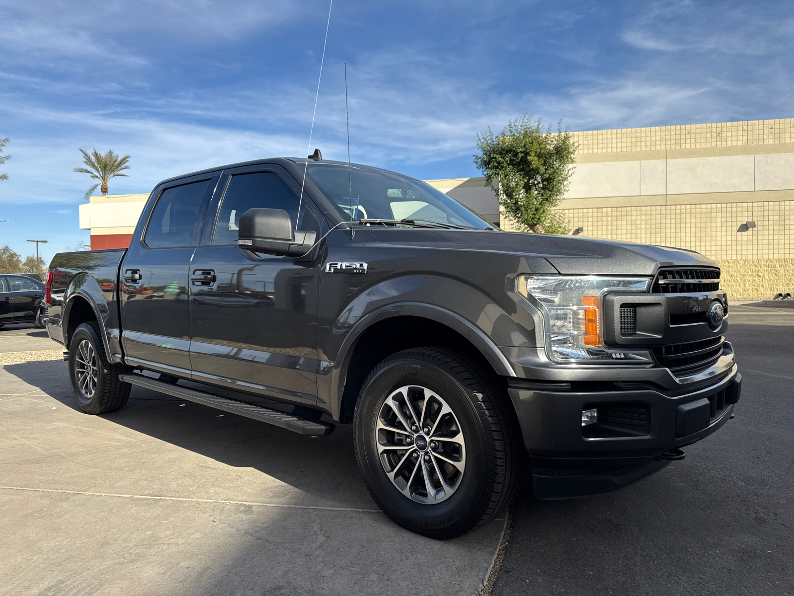 2019 Ford F-150 XLT 1