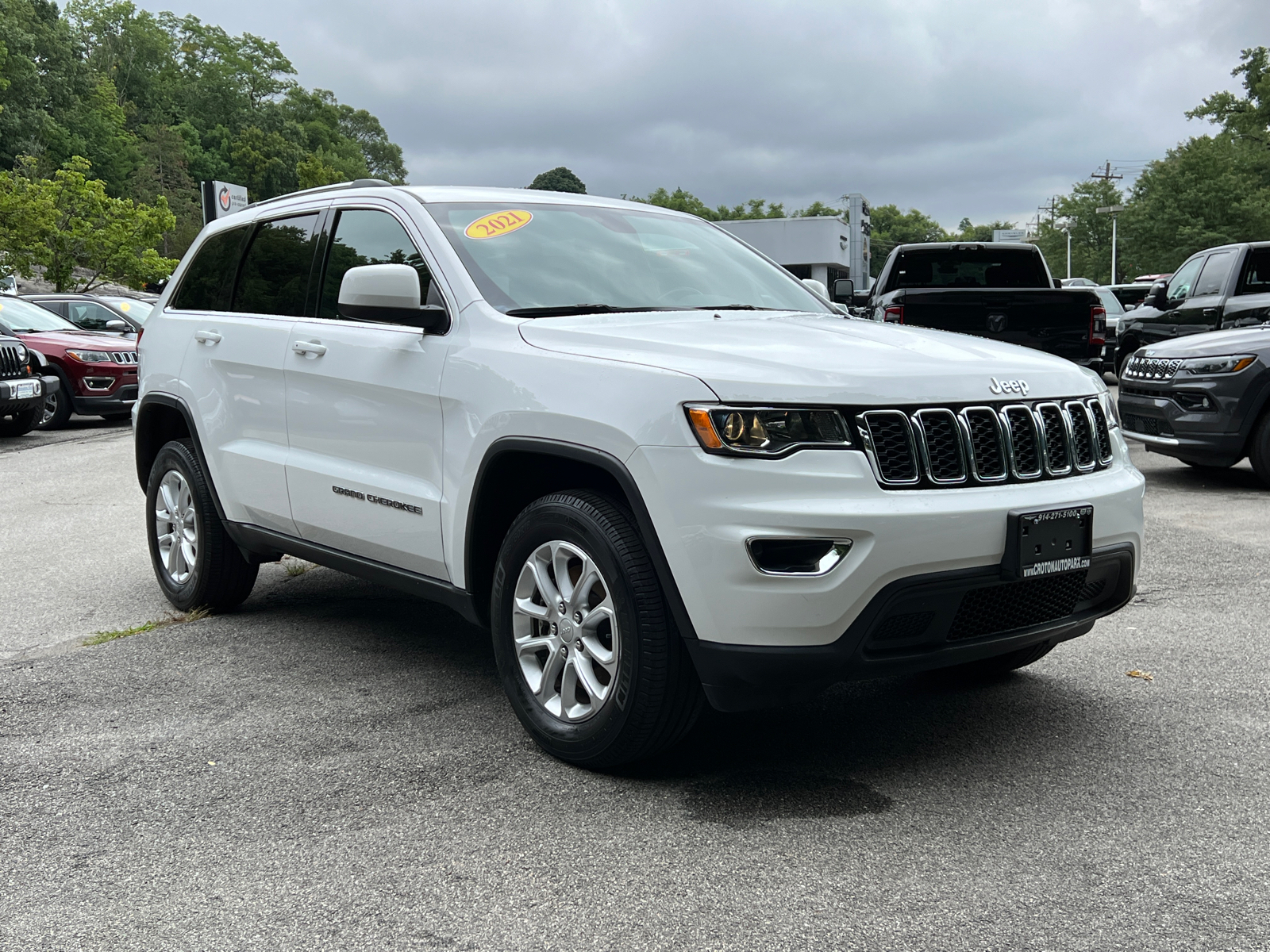 2021 Jeep Grand Cherokee Laredo E 1