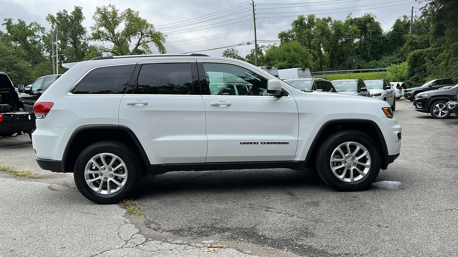 2021 Jeep Grand Cherokee Laredo E 2