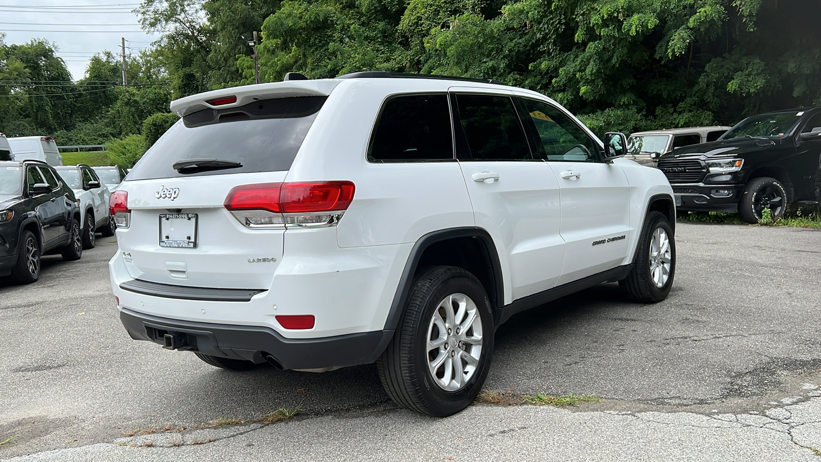 2021 Jeep Grand Cherokee Laredo E 3