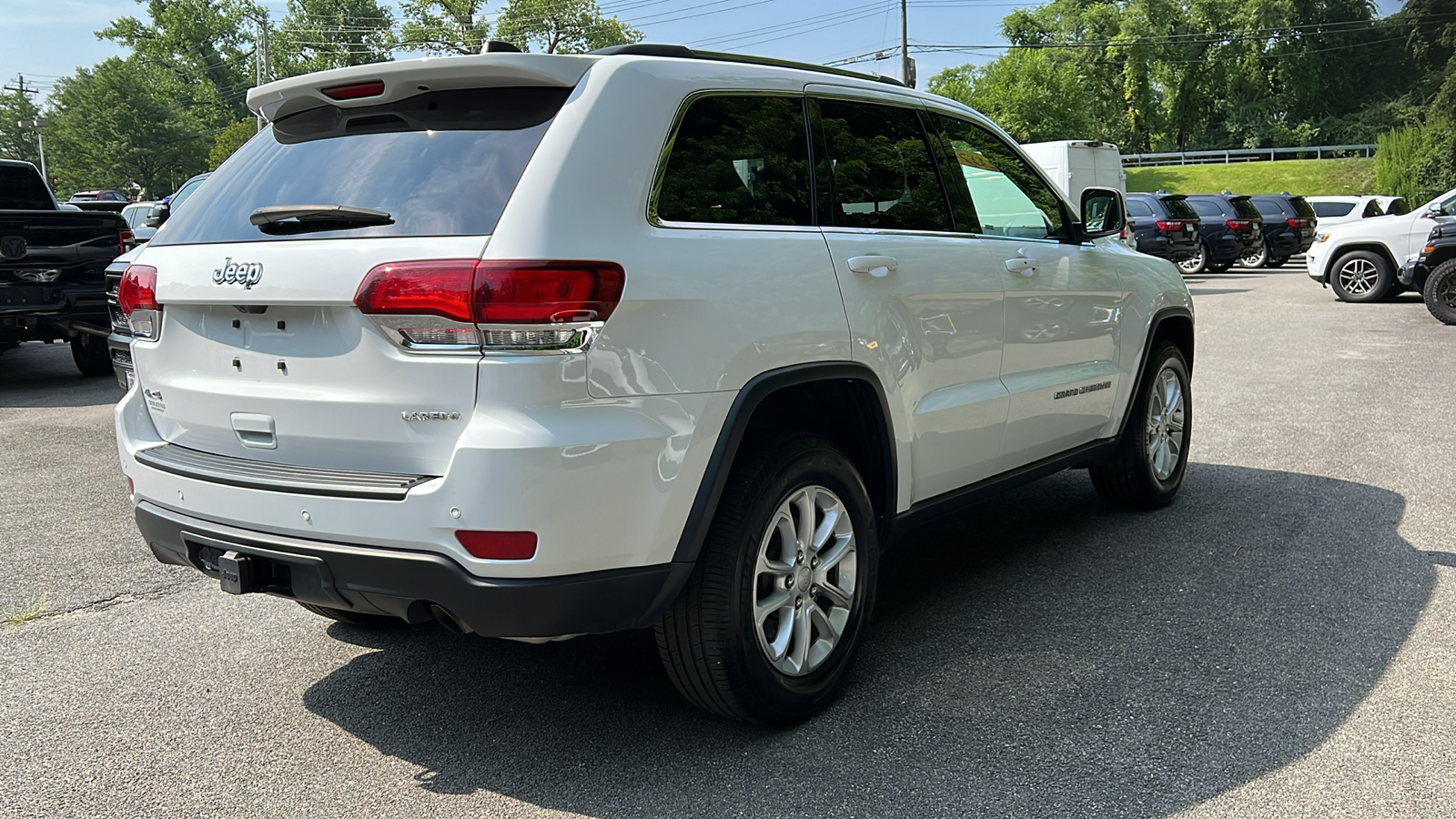 2021 Jeep Grand Cherokee Laredo E 3