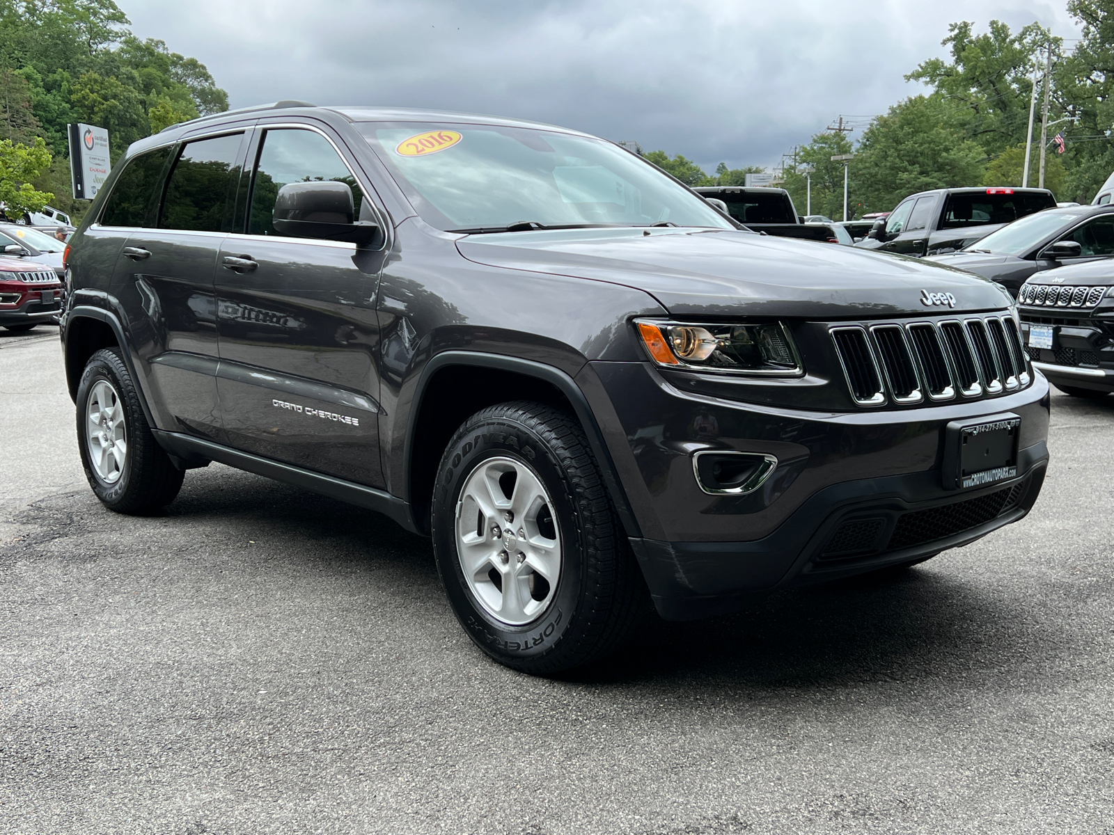 2016 Jeep Grand Cherokee Laredo 1