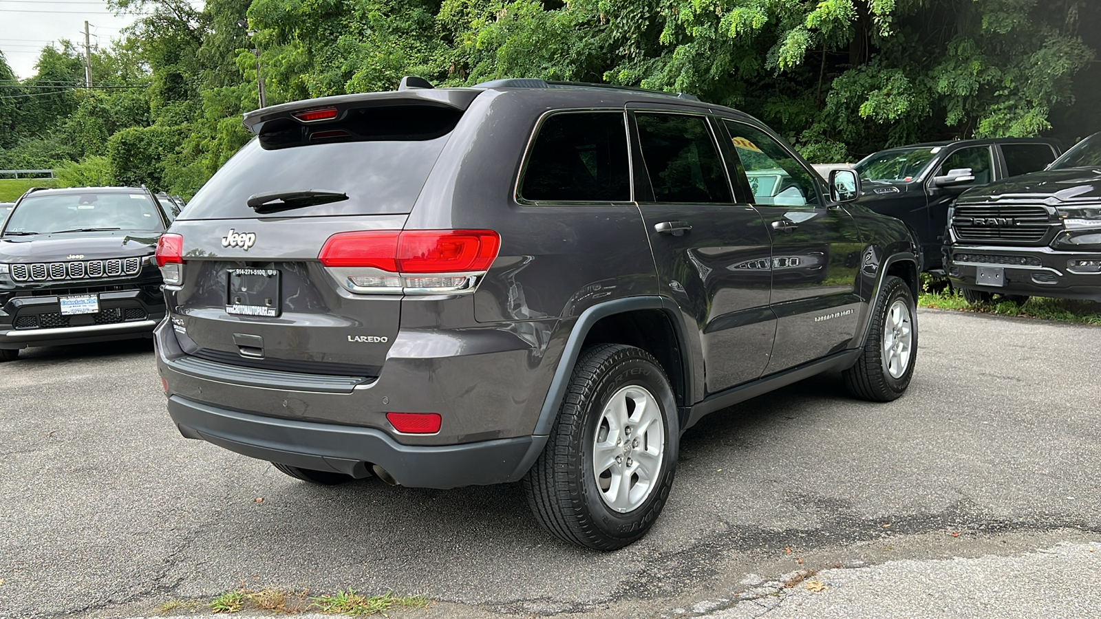 2016 Jeep Grand Cherokee Laredo 3