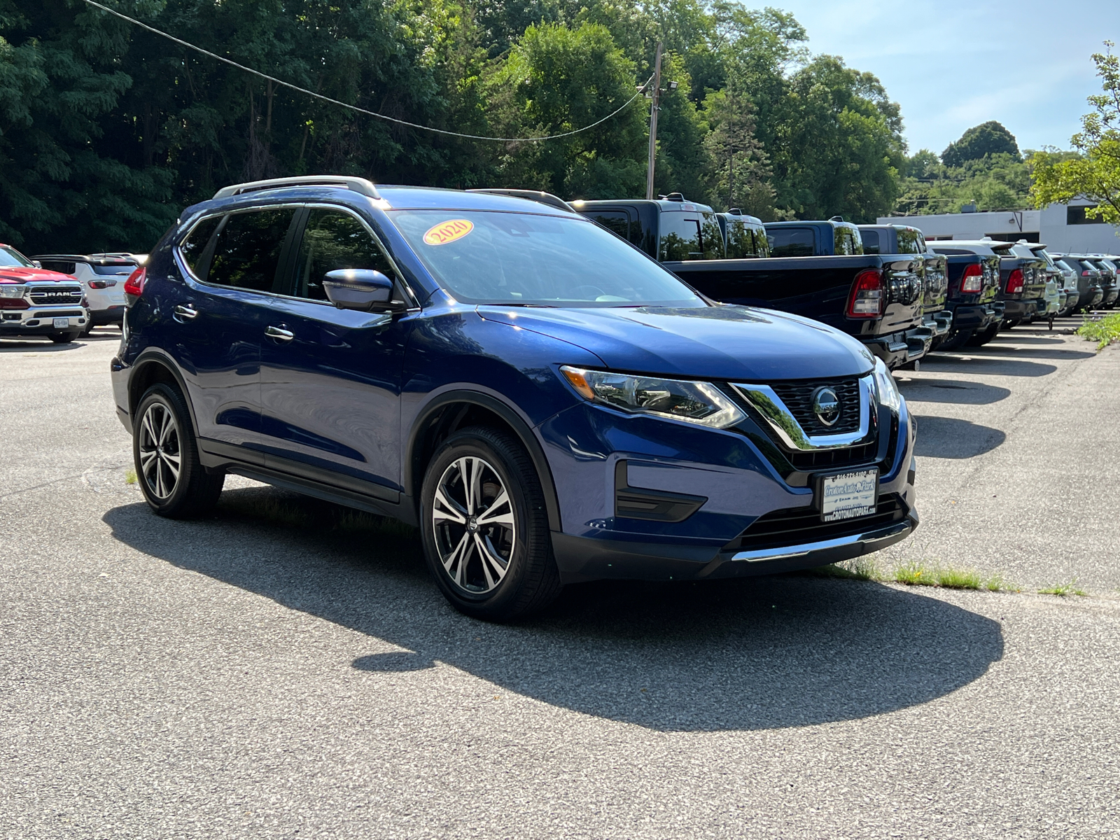 2020 Nissan Rogue SV 1