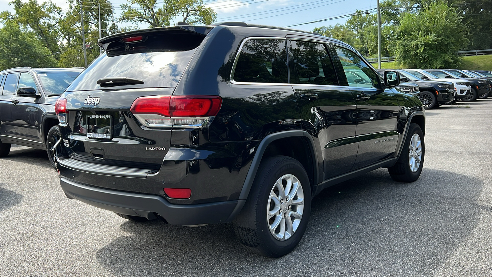 2021 Jeep Grand Cherokee Laredo E 2