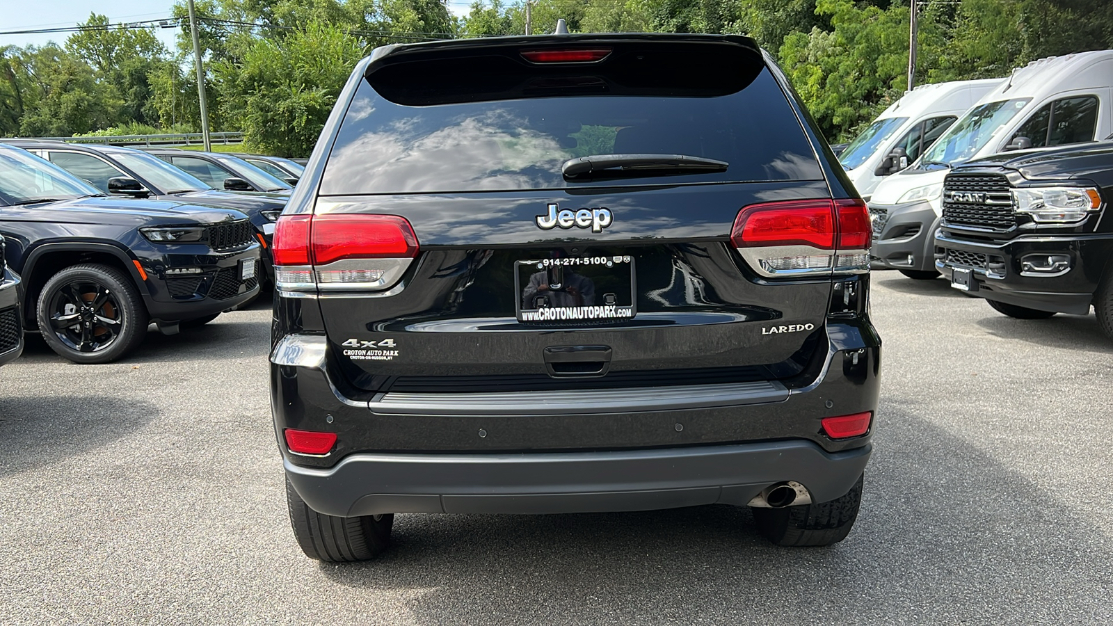 2021 Jeep Grand Cherokee Laredo E 3