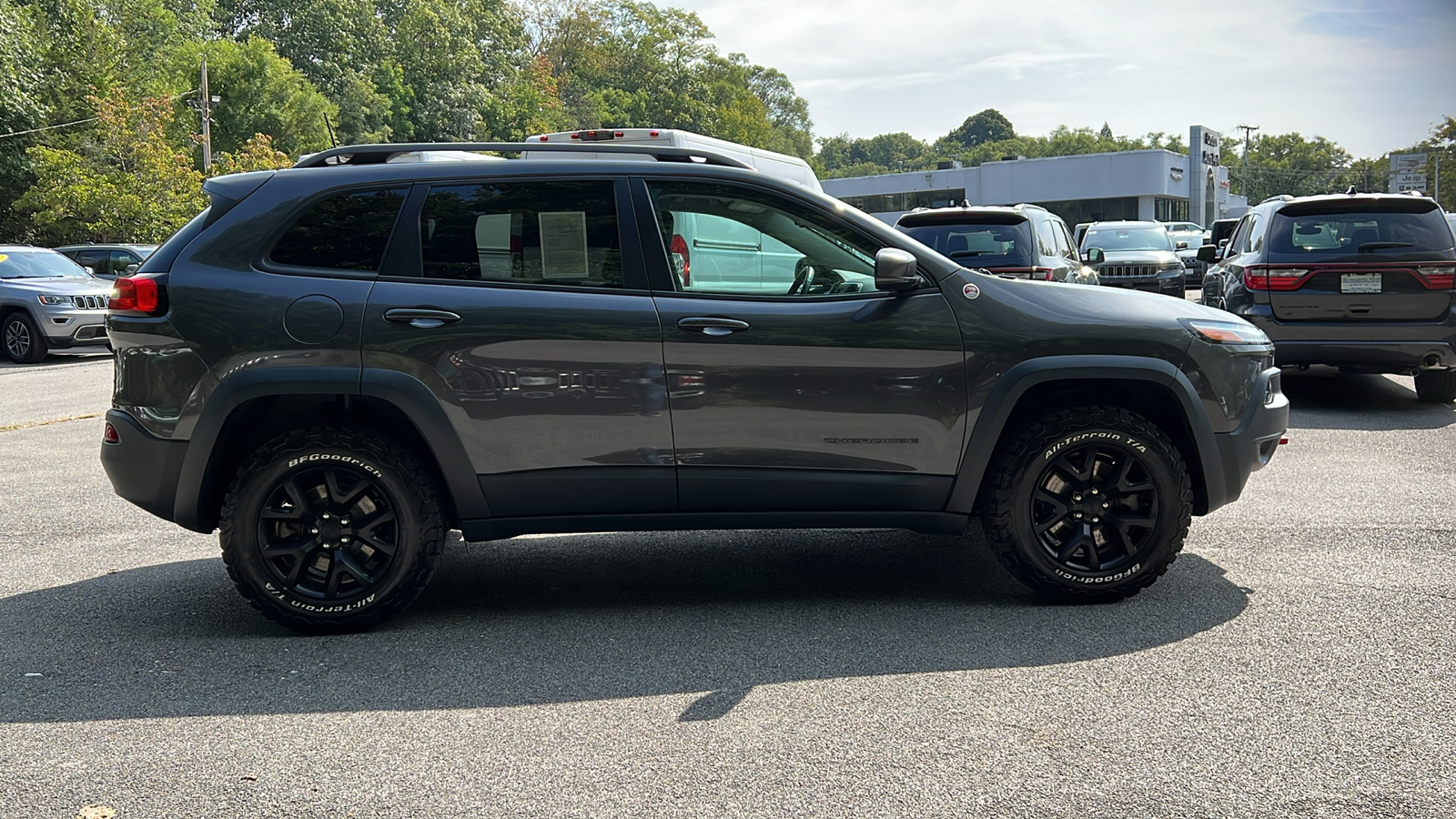 2017 Jeep Cherokee Trailhawk L Plus 2