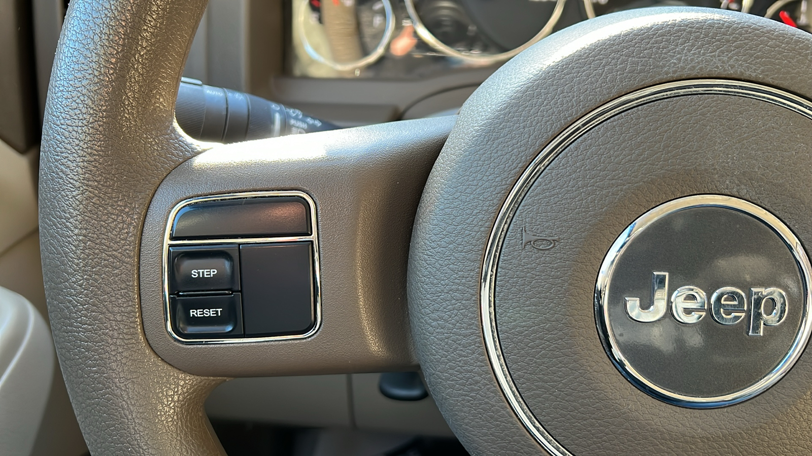 2011 Jeep Liberty Sport 14