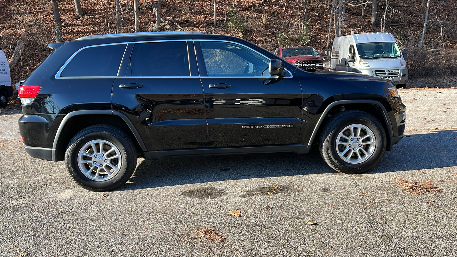 2018 Jeep Grand Cherokee Laredo E 2