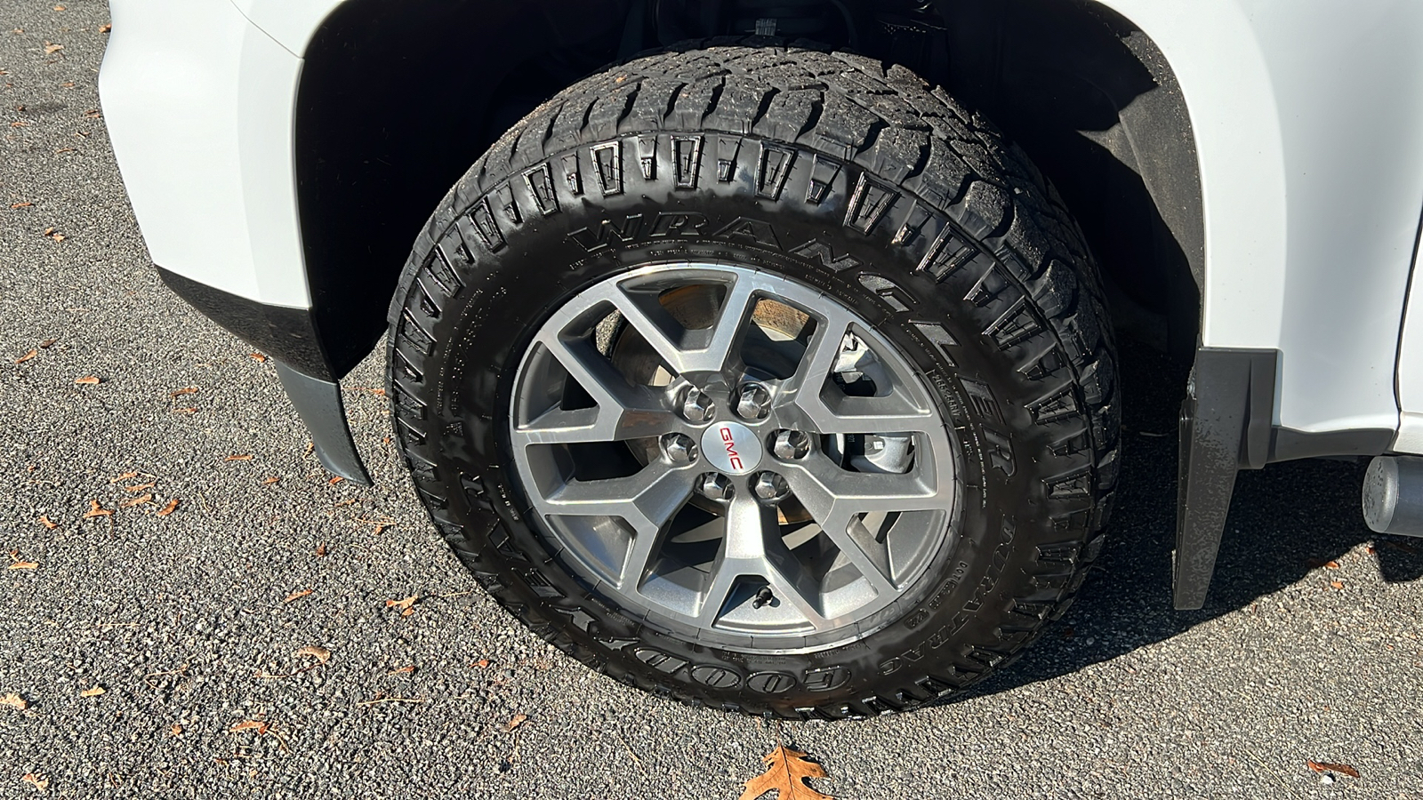 2022 GMC Canyon 4WD AT4 w/Leather 9