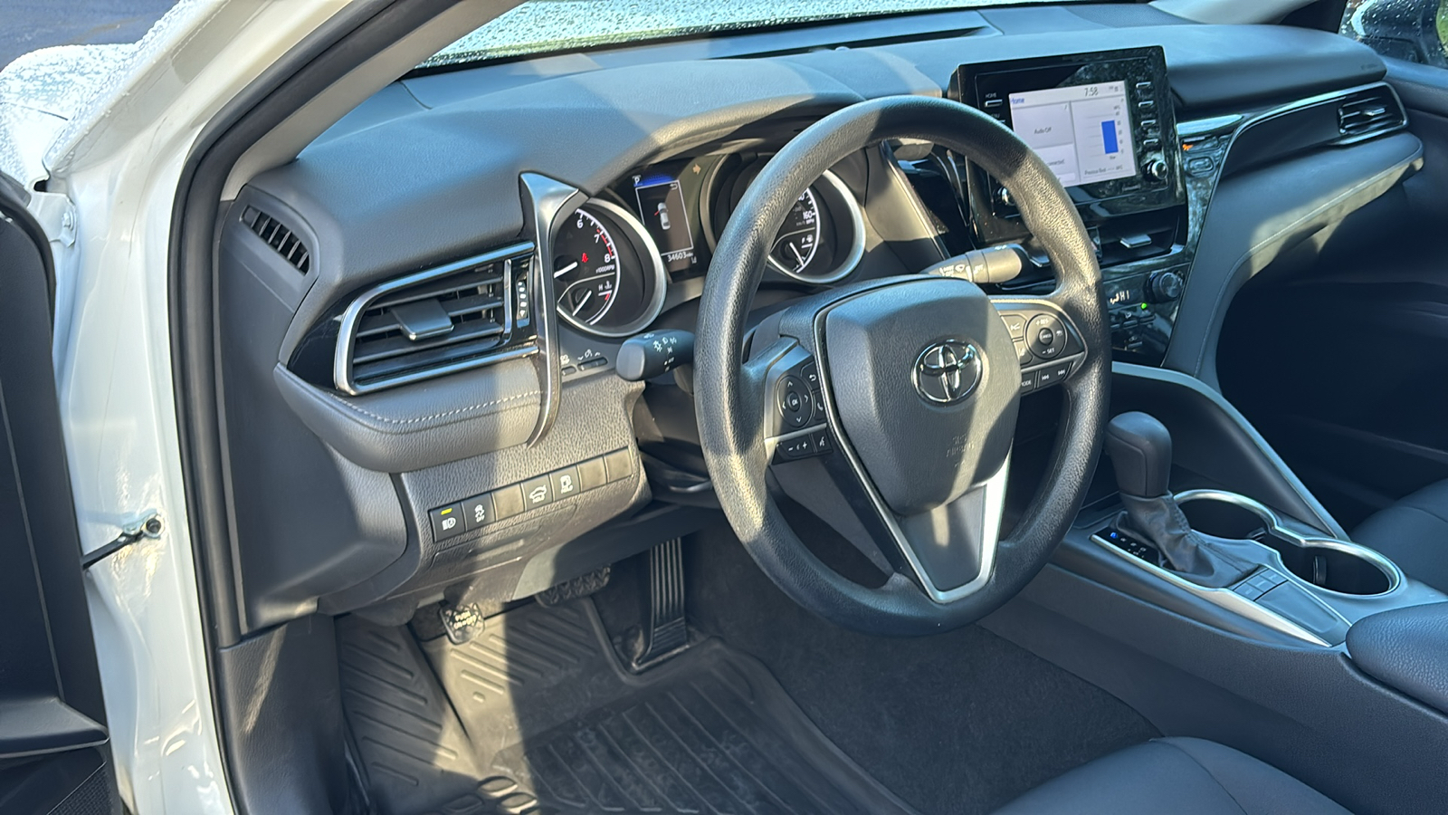 2022 Toyota Camry LE 14