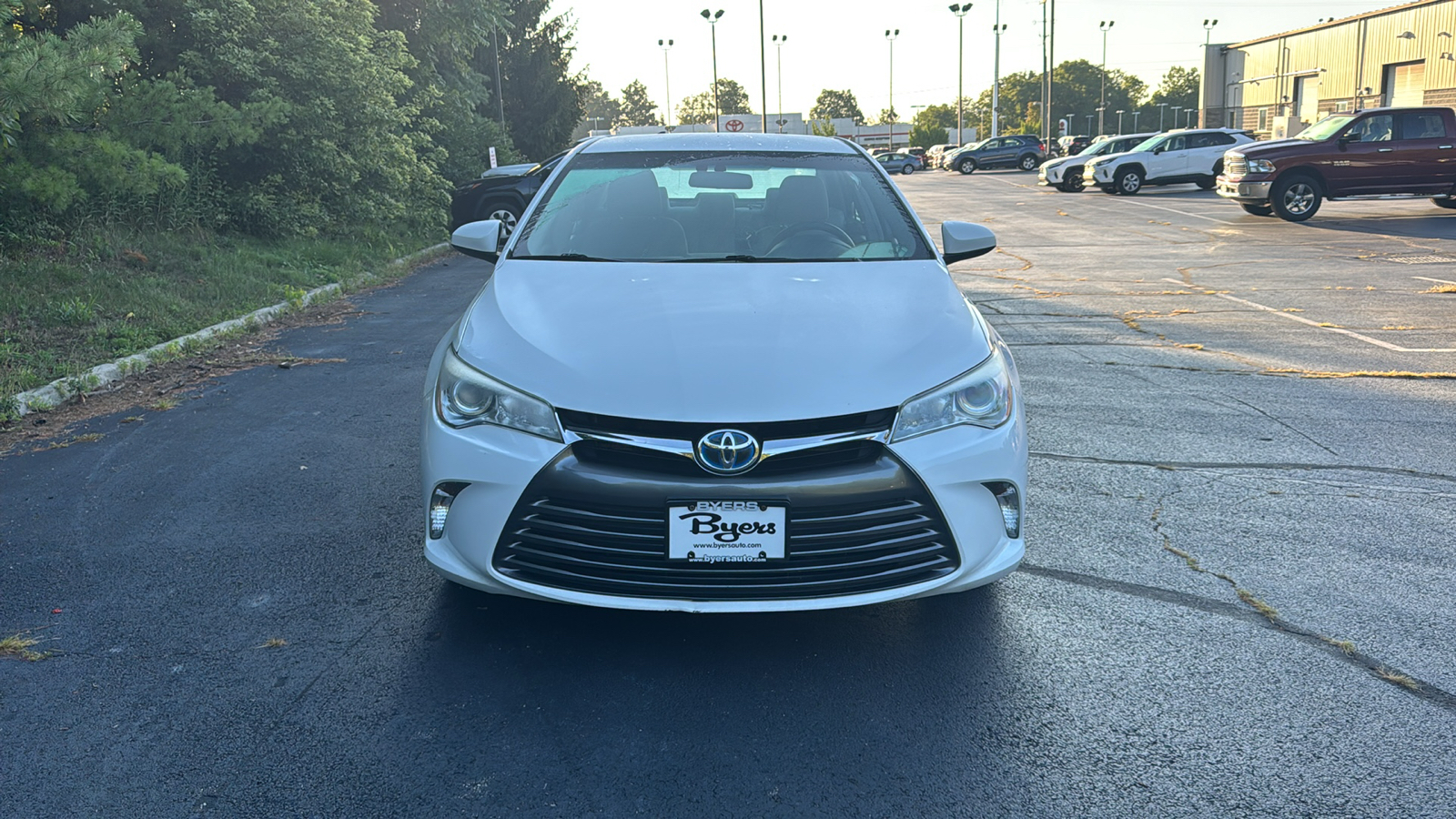 2017 Toyota Camry Hybrid LE 9