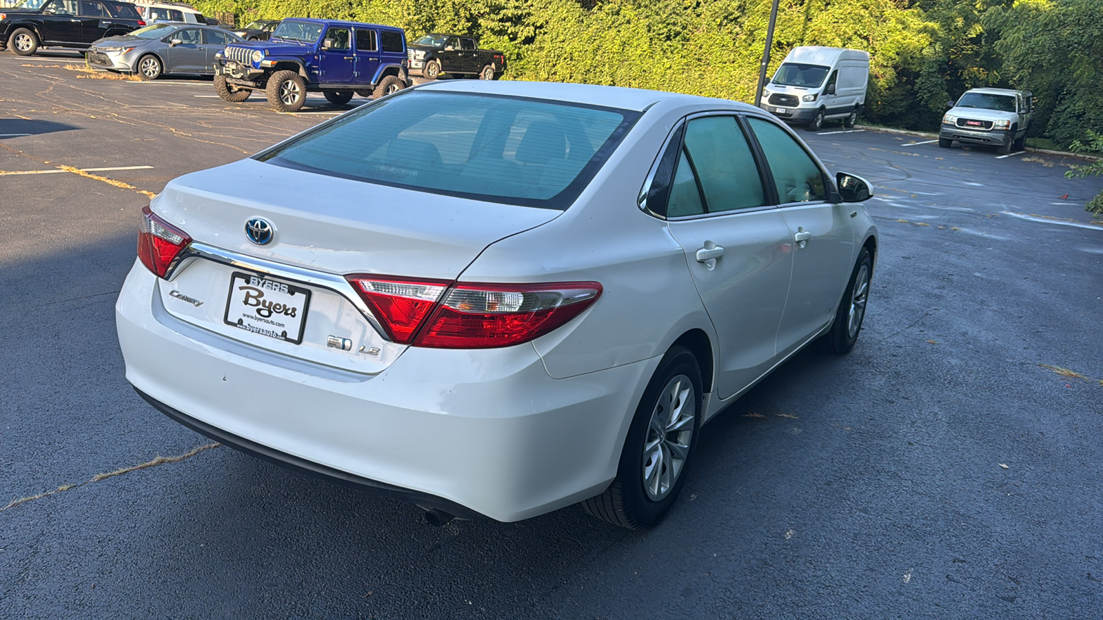 2017 Toyota Camry Hybrid LE 41