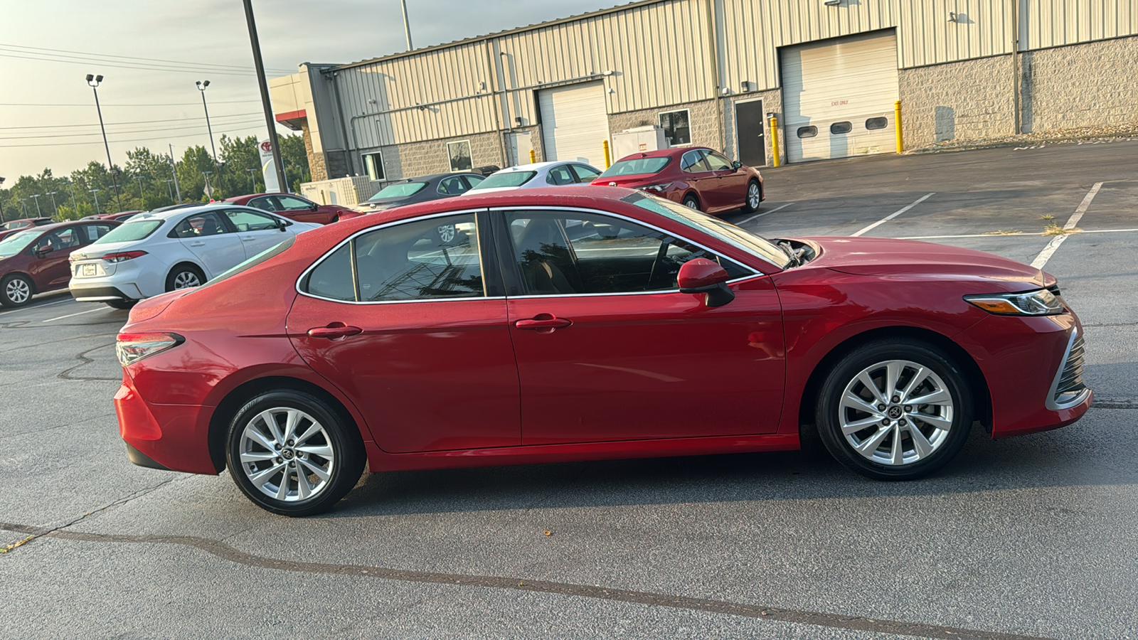 2023 Toyota Camry LE 3