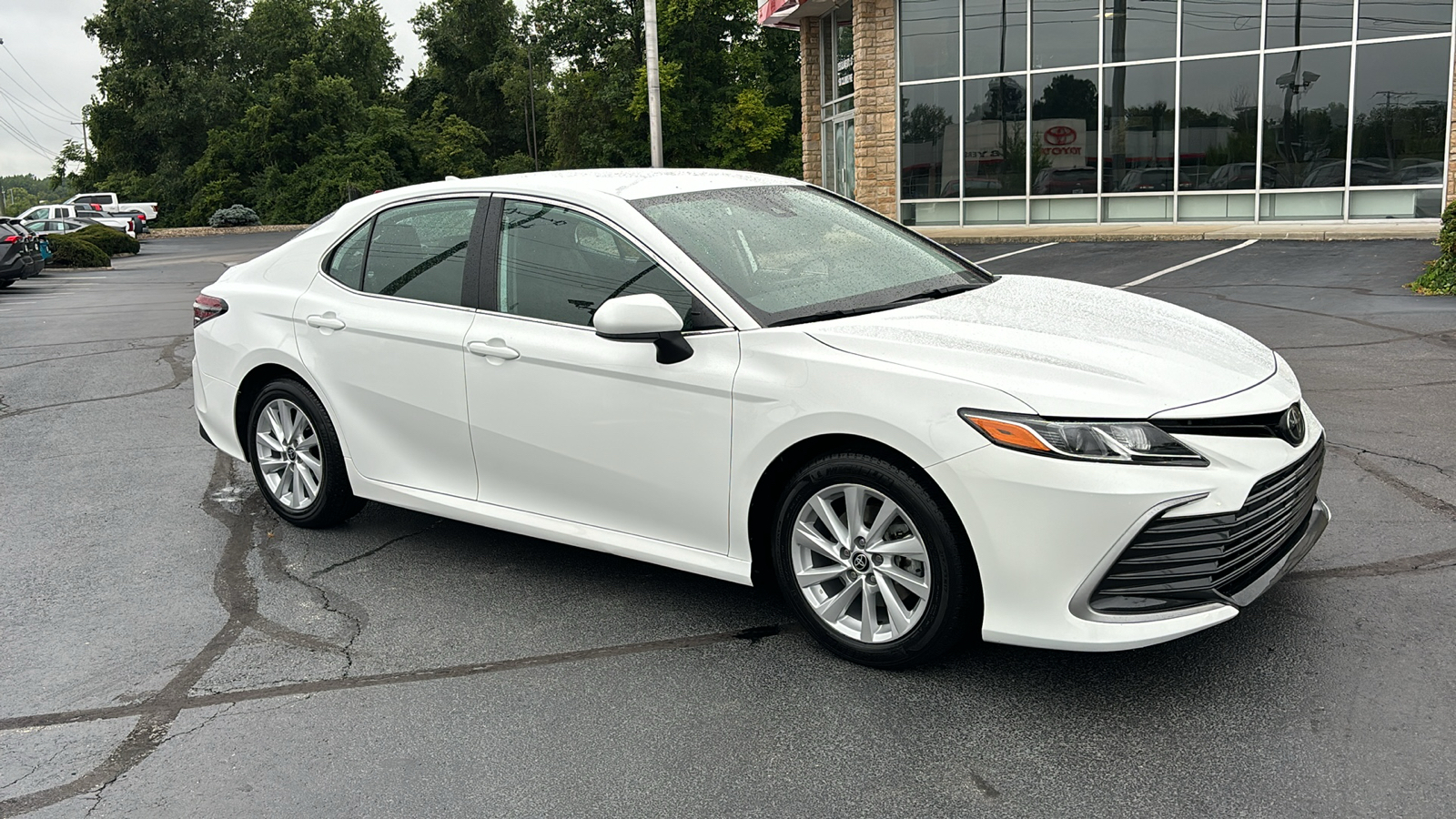 2023 Toyota Camry LE 2