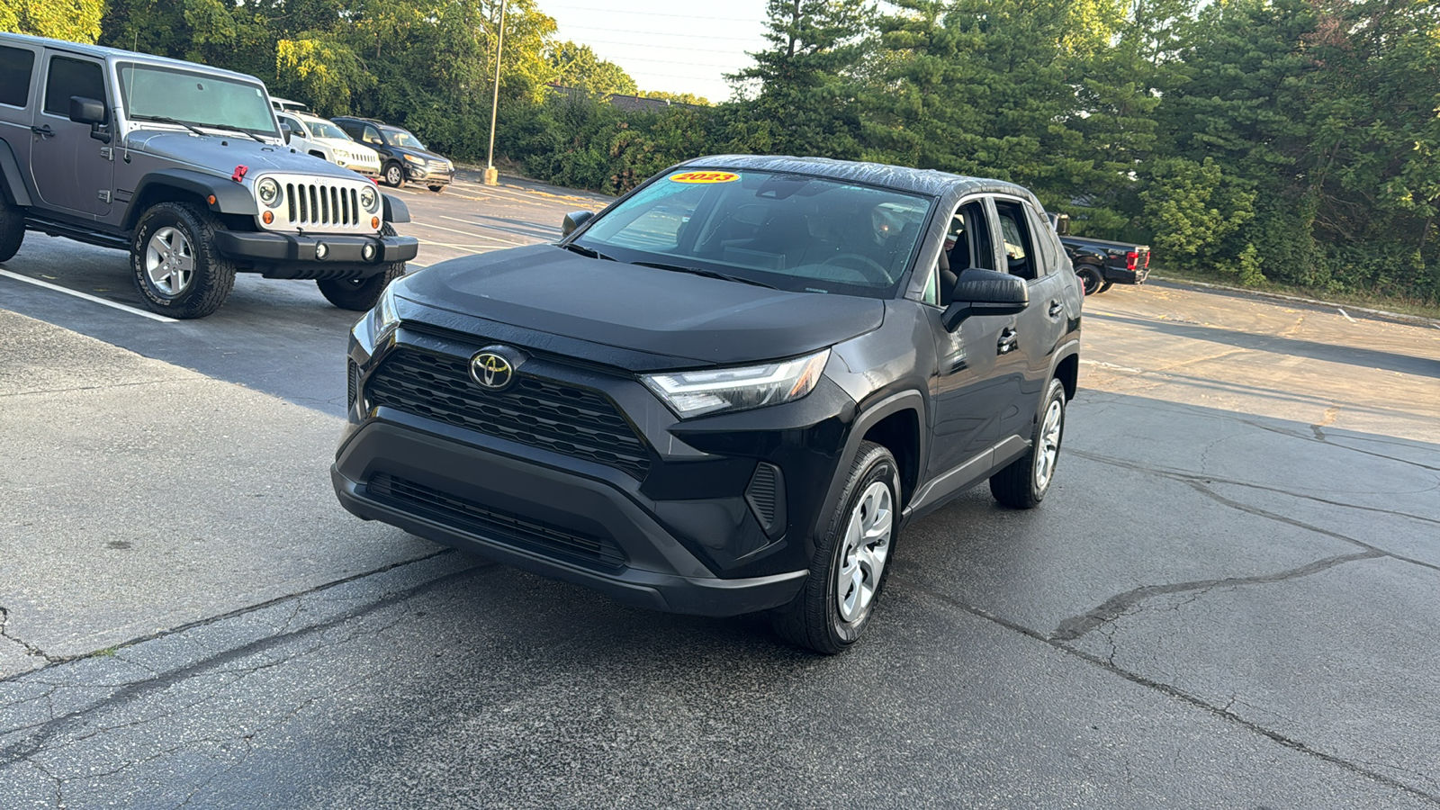 2023 Toyota RAV4 LE 10