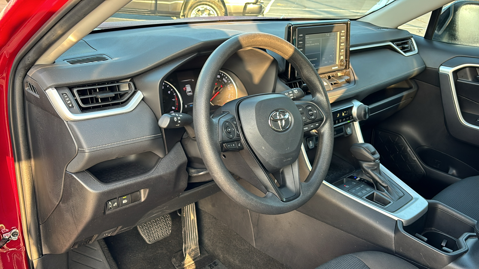 2022 Toyota RAV4 LE 14