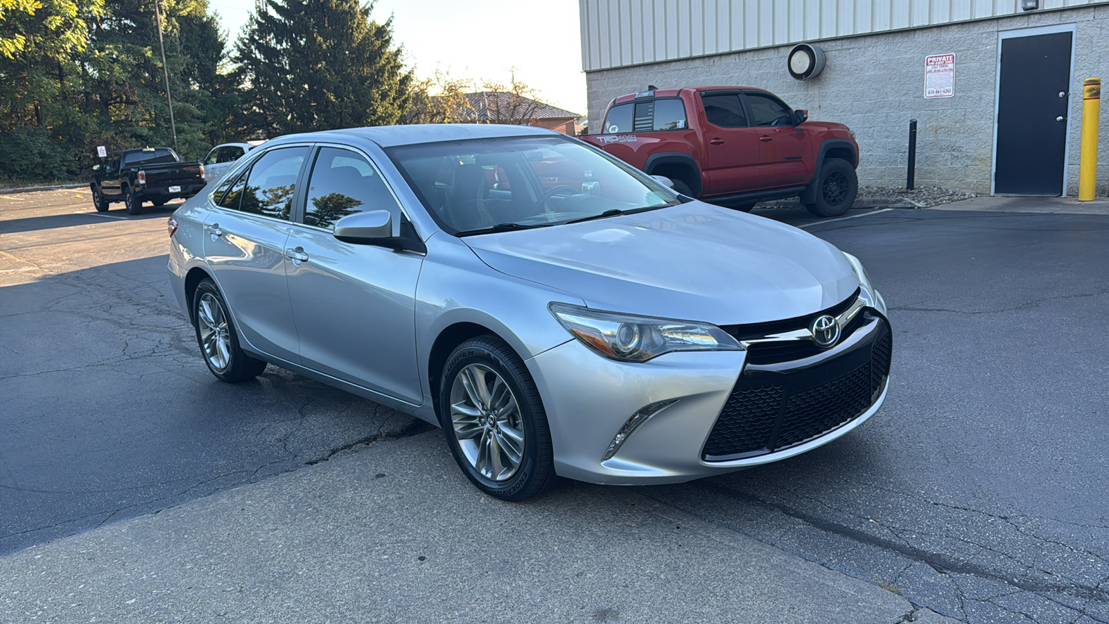 2017 Toyota Camry SE 2