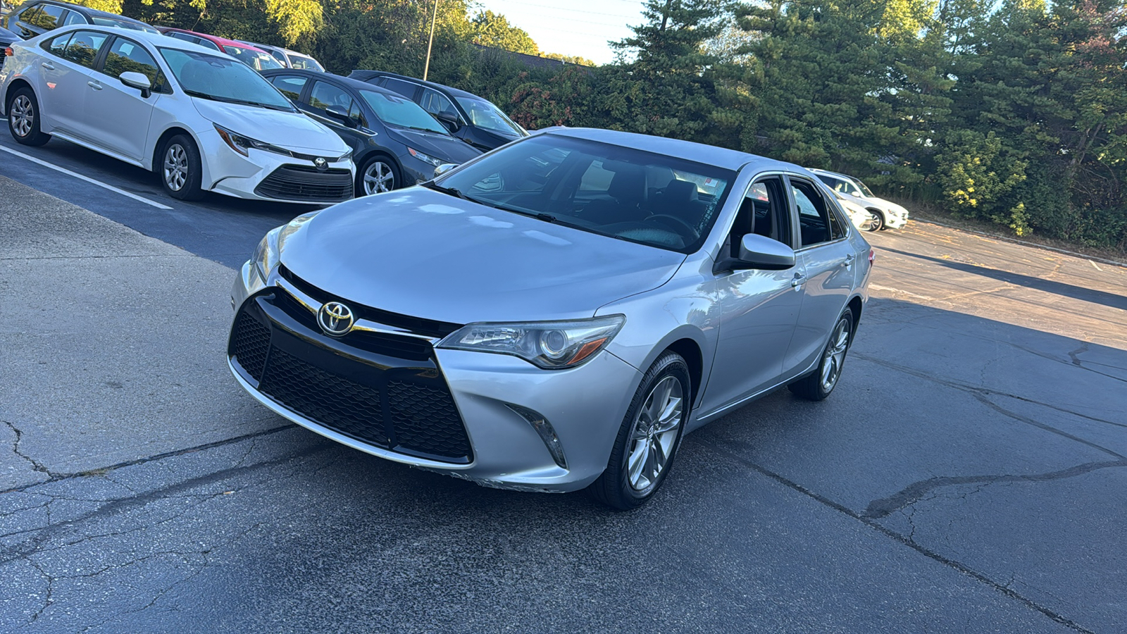 2017 Toyota Camry SE 10