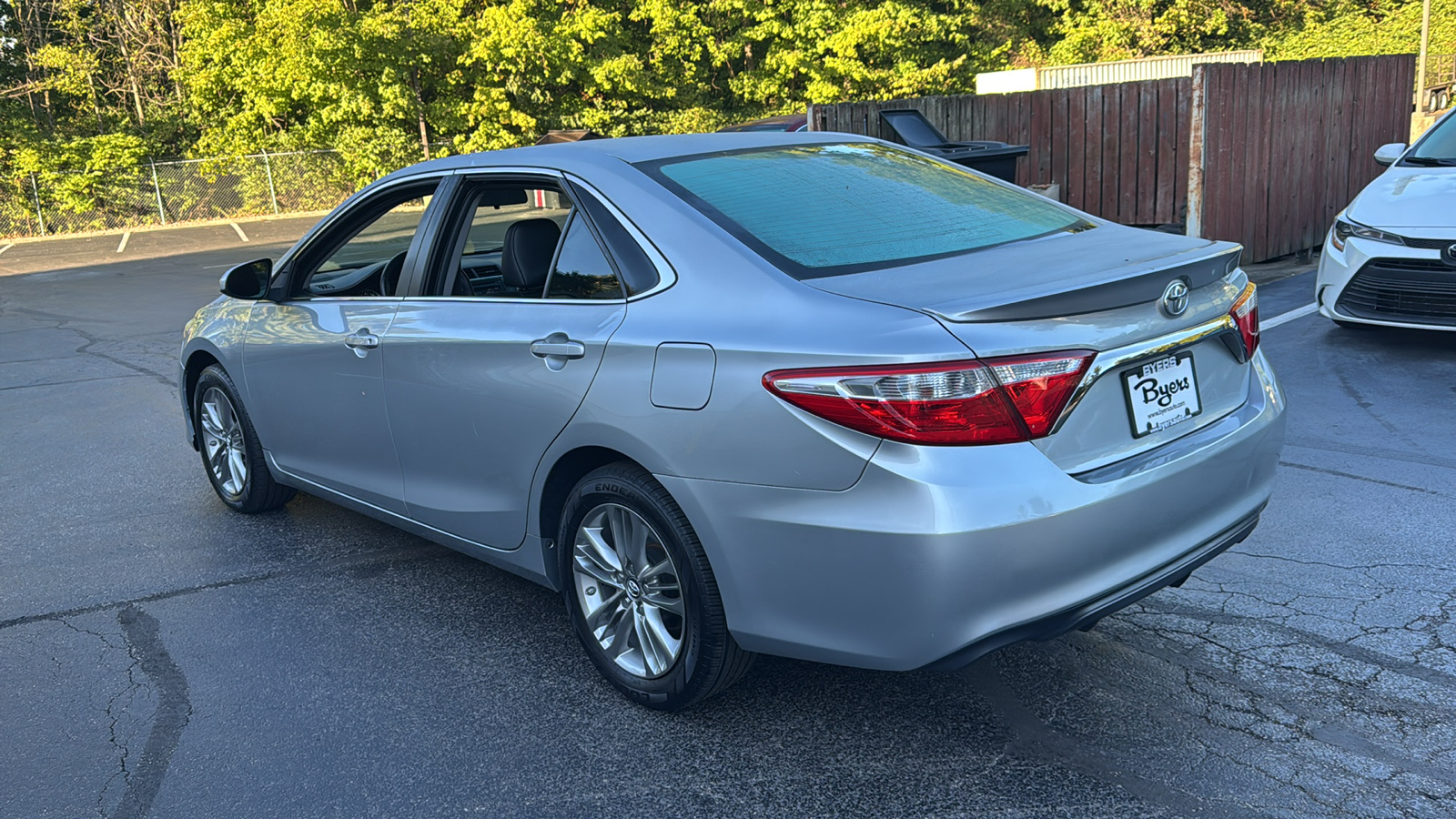 2017 Toyota Camry SE 39