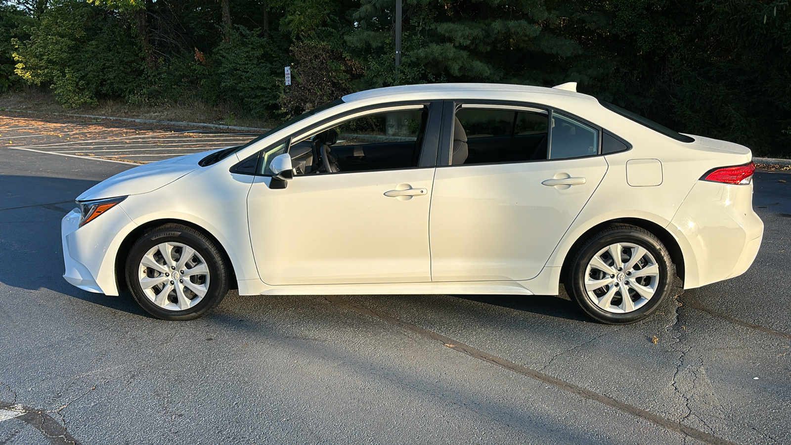 2022 Toyota Corolla LE 11