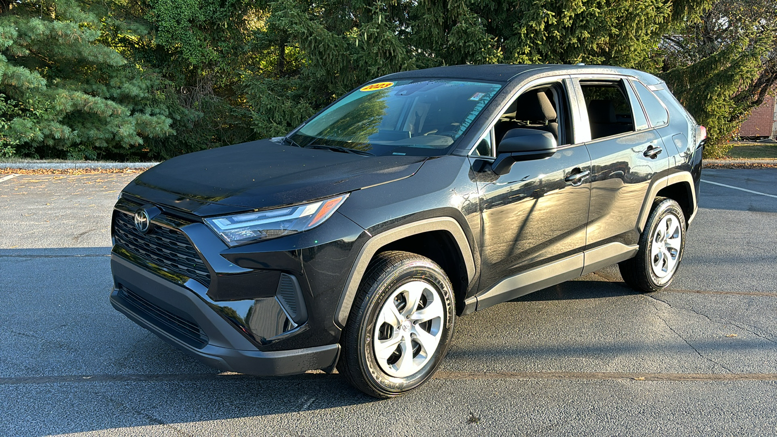 2023 Toyota RAV4 LE 10