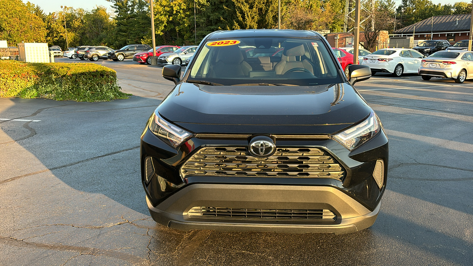 2023 Toyota RAV4 LE 9