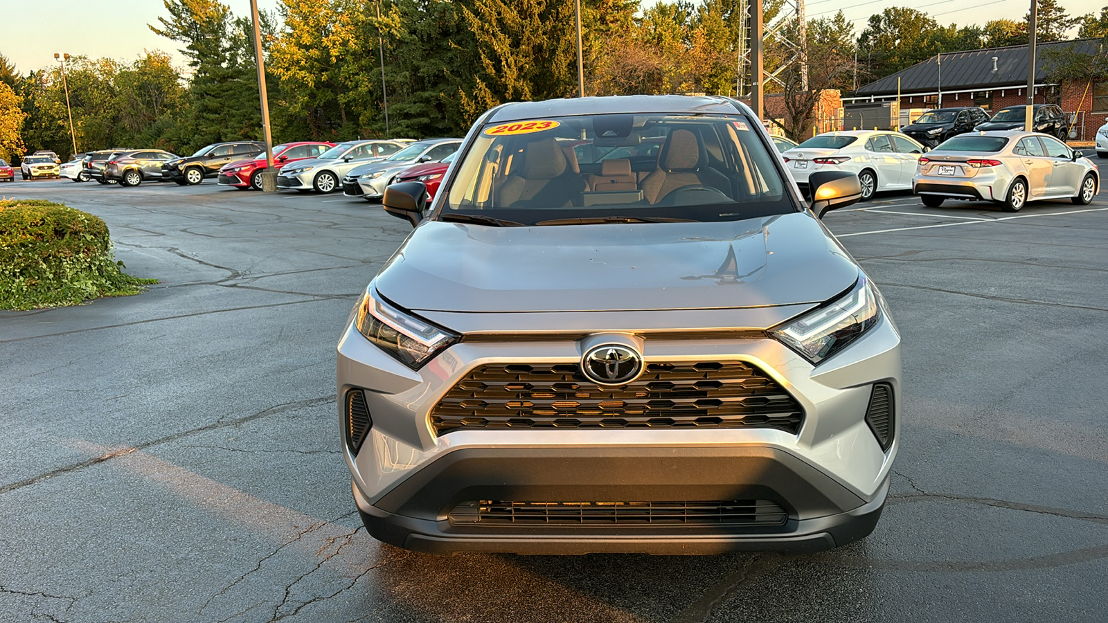 2023 Toyota RAV4 LE 9