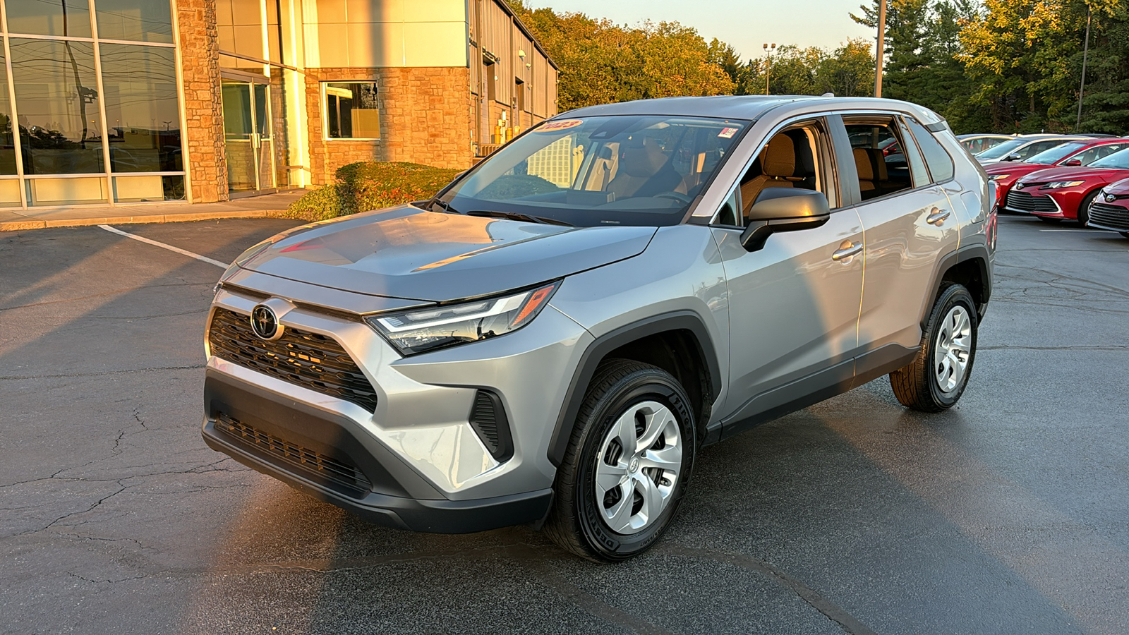 2023 Toyota RAV4 LE 10