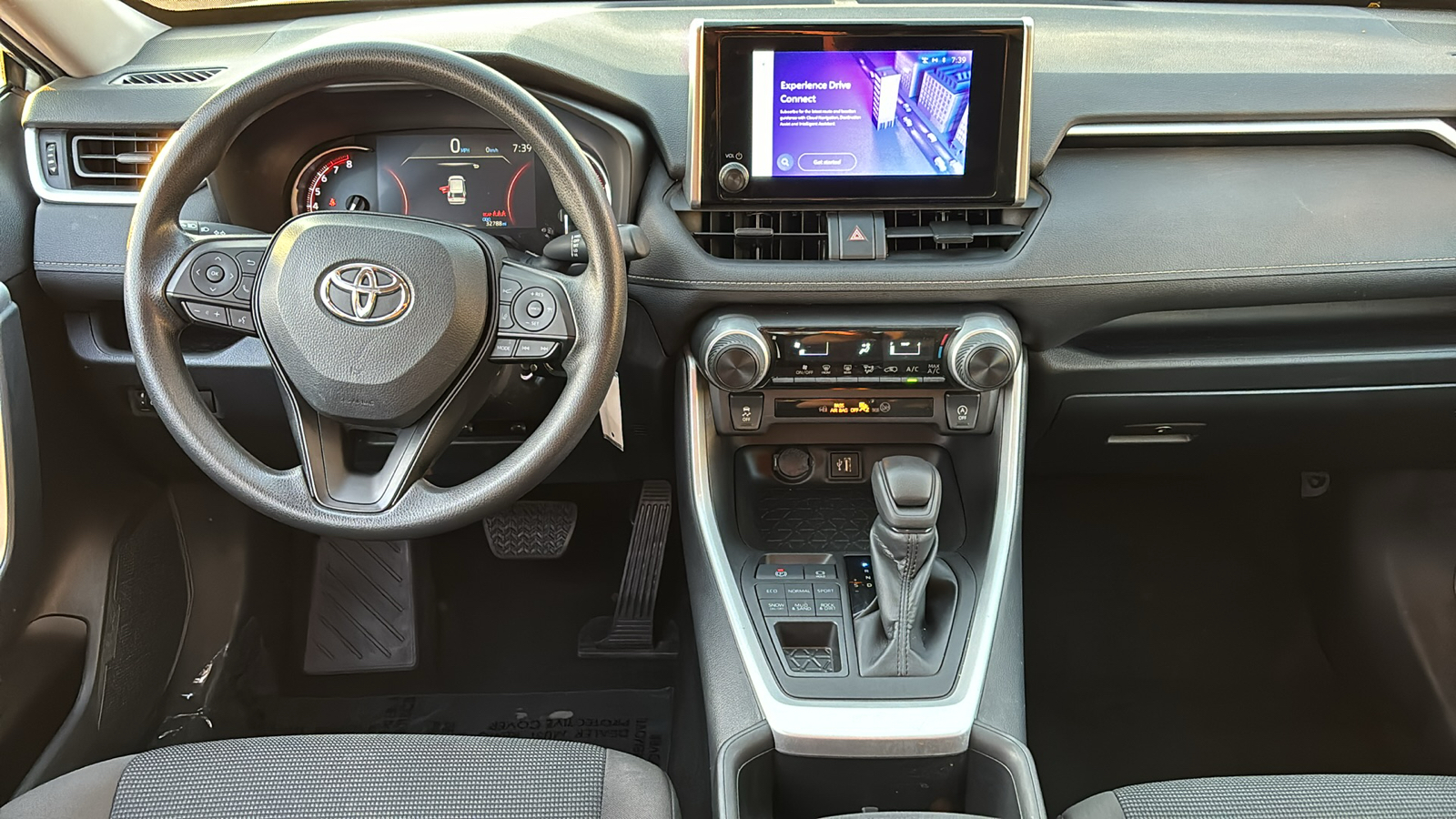 2023 Toyota RAV4 LE 37