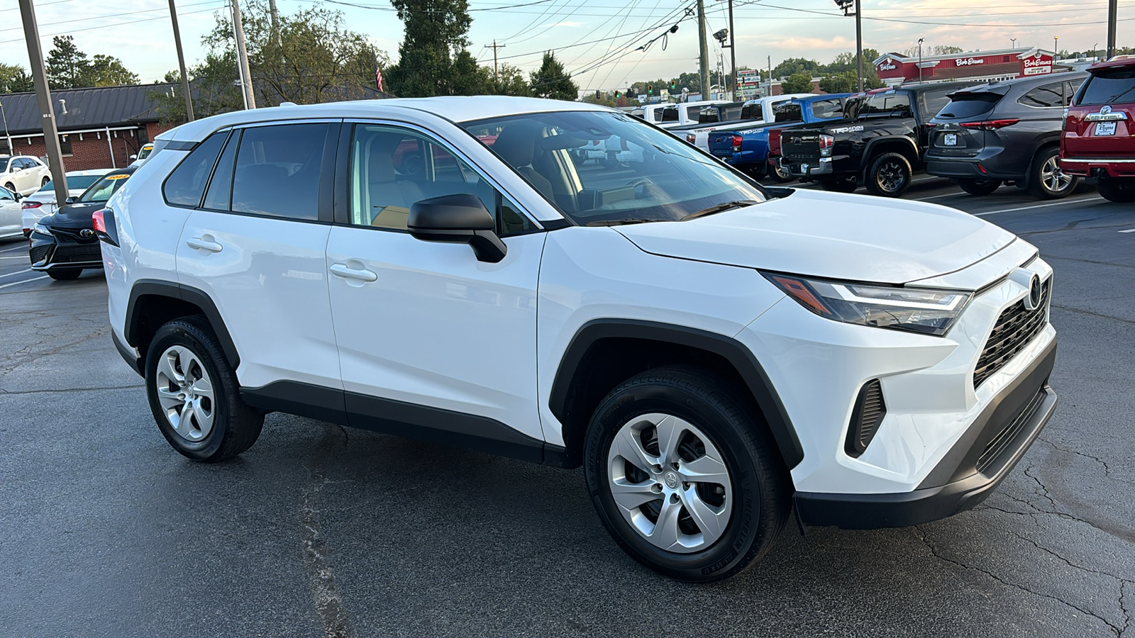 2023 Toyota RAV4 LE 2