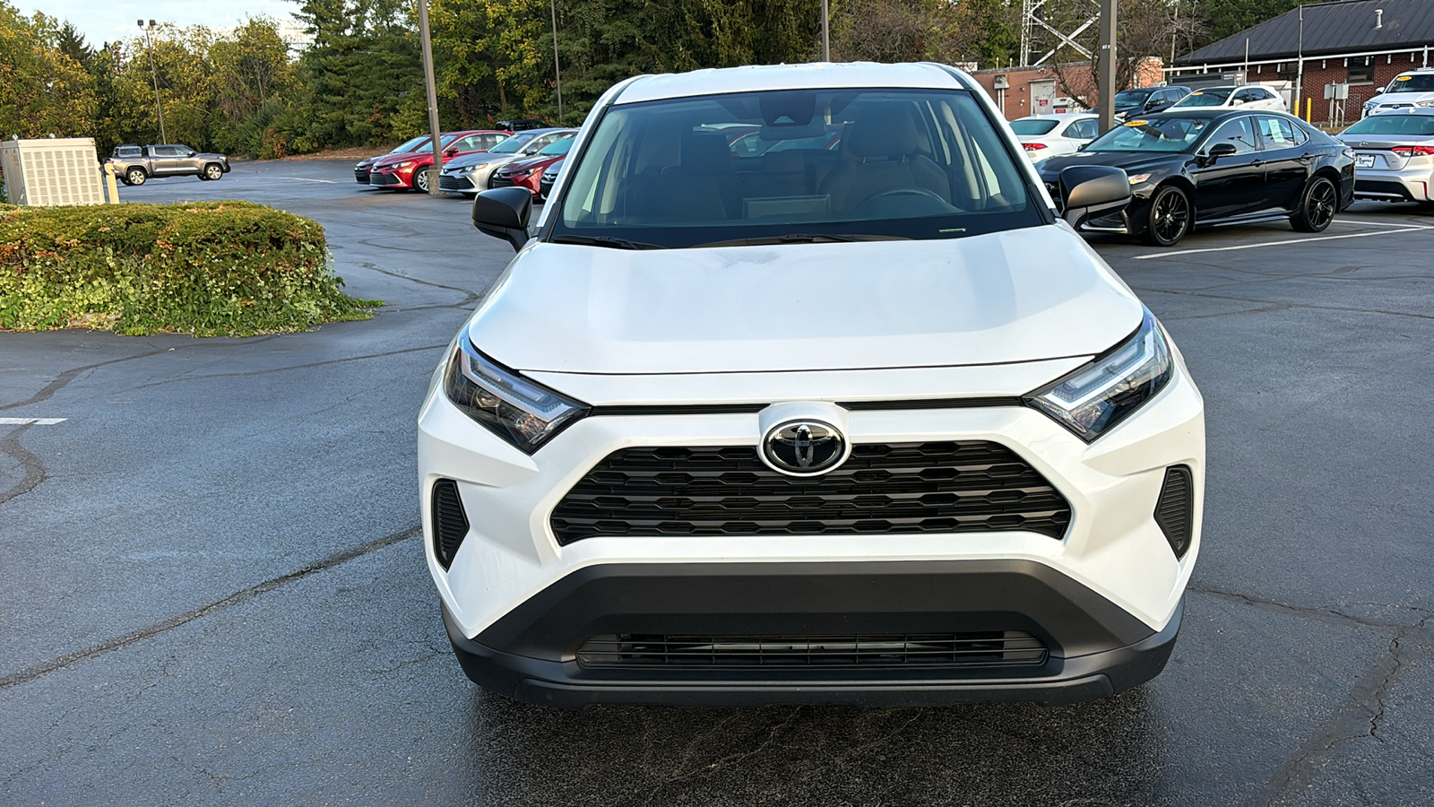 2023 Toyota RAV4 LE 9