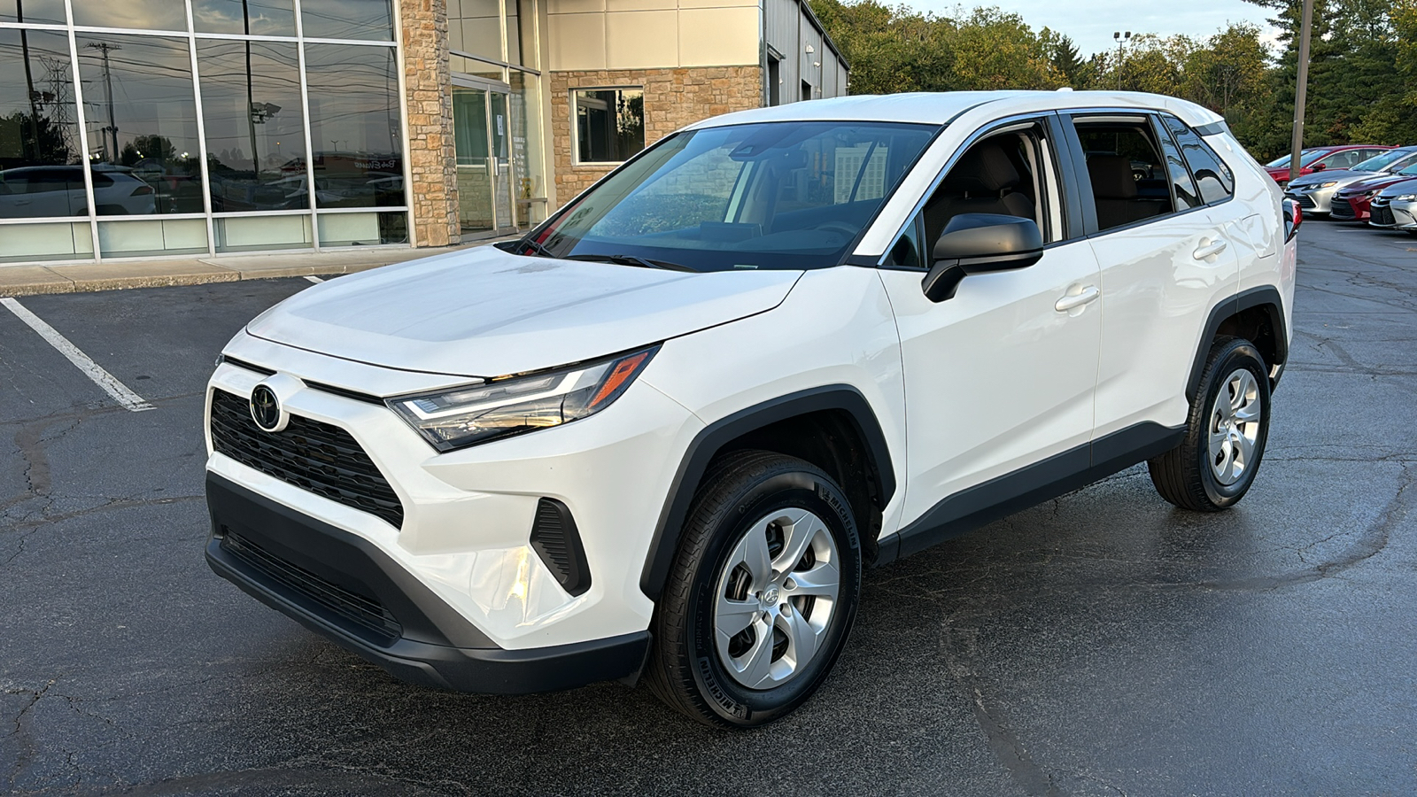 2023 Toyota RAV4 LE 10