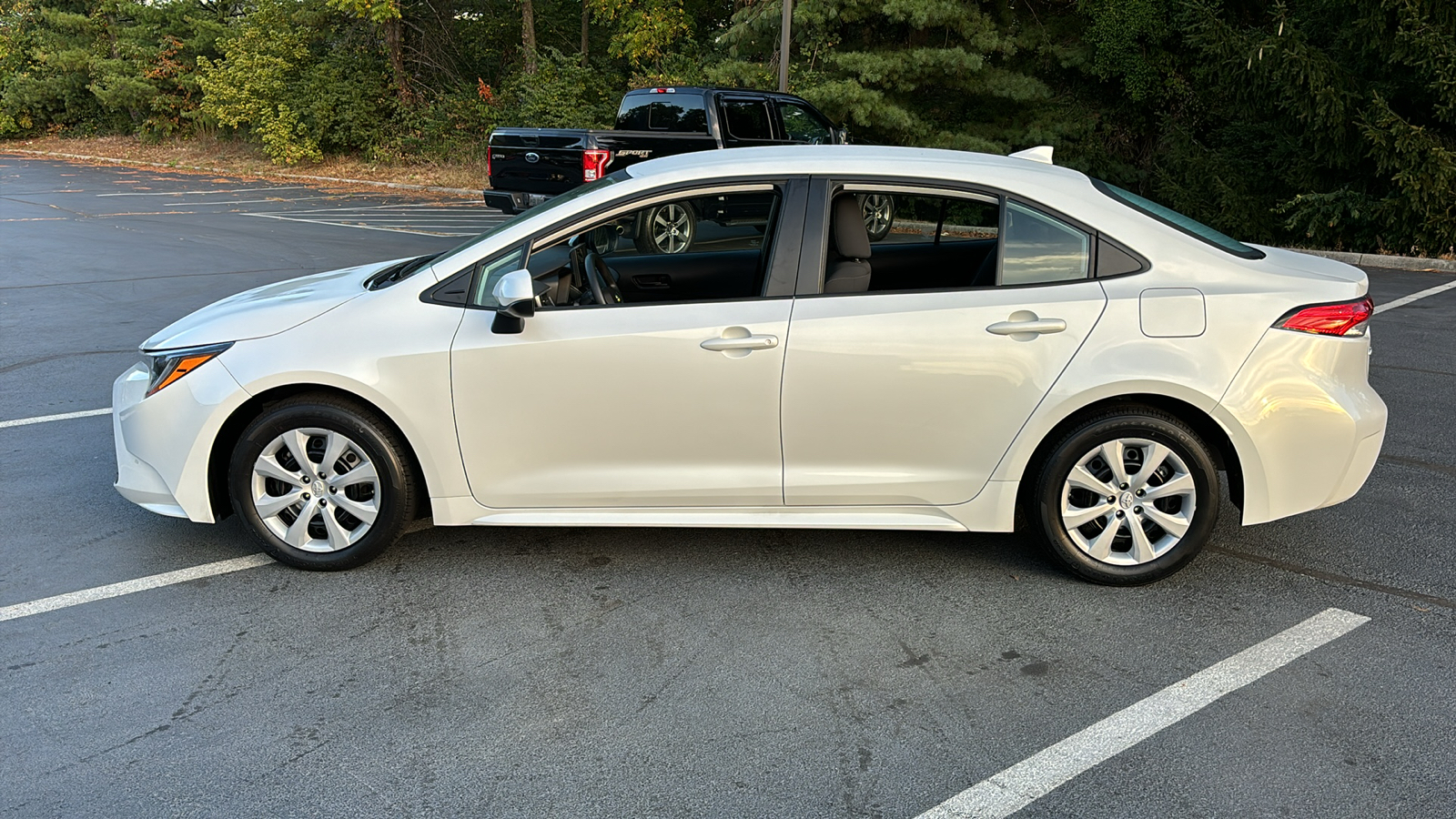 2023 Toyota Corolla LE 11