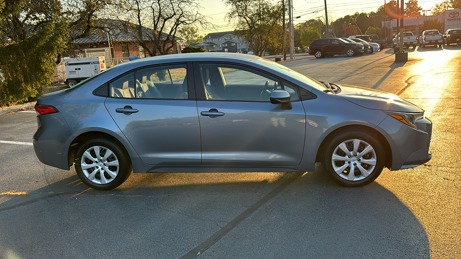 2023 Toyota Corolla LE 3