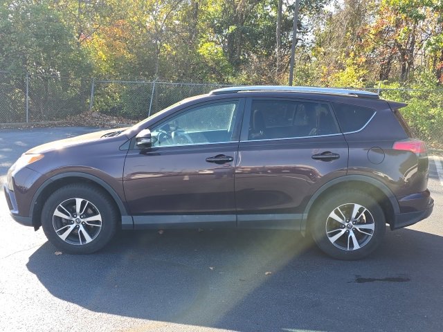 2016 Toyota RAV4 XLE 5