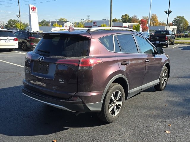 2016 Toyota RAV4 XLE 9