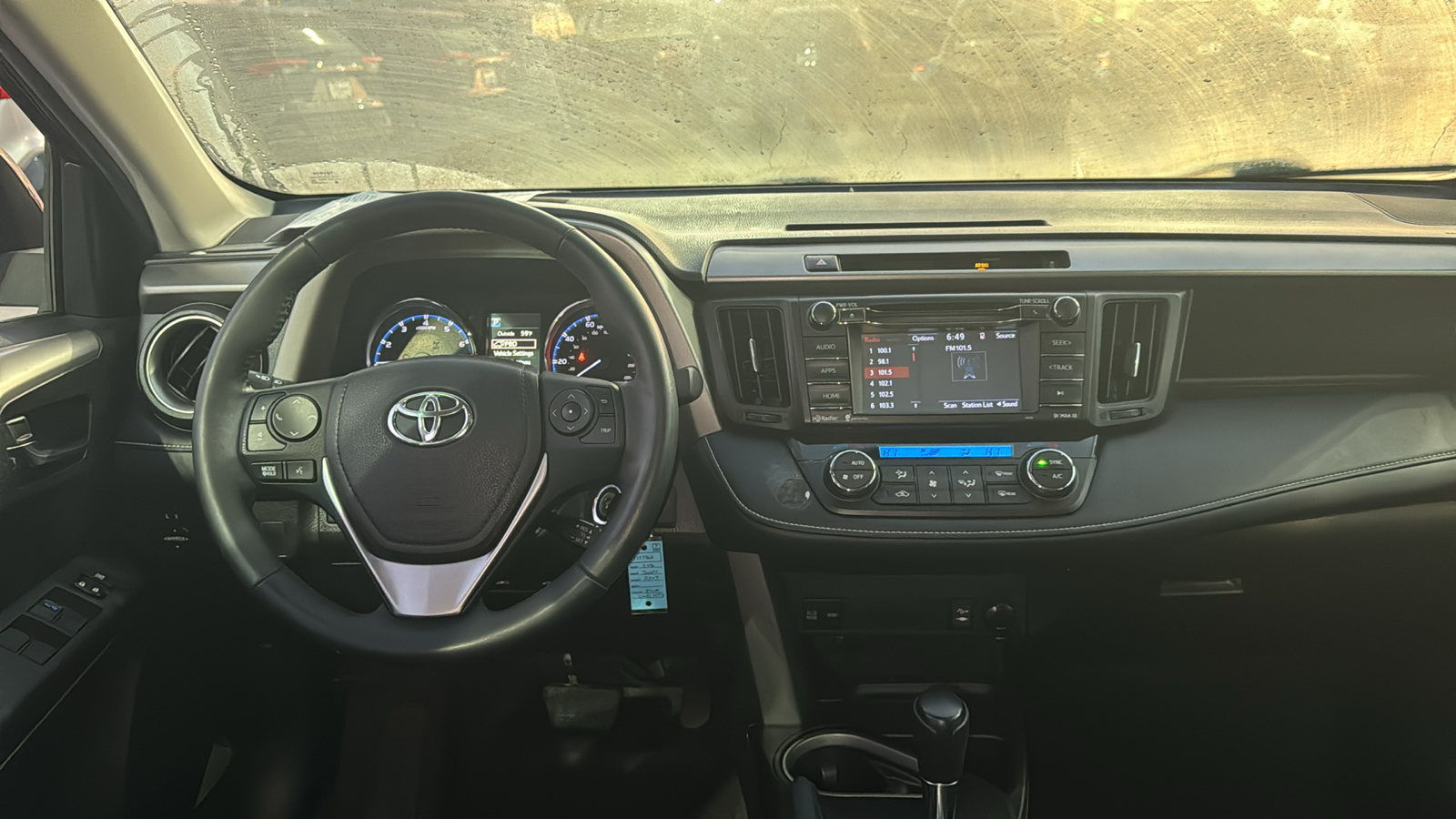 2016 Toyota RAV4 XLE 35