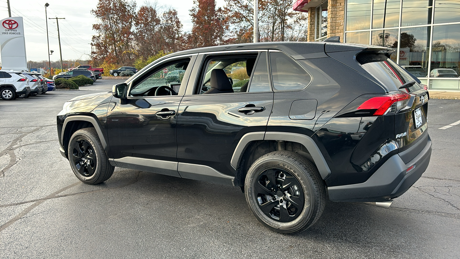 2023 Toyota RAV4 LE 44