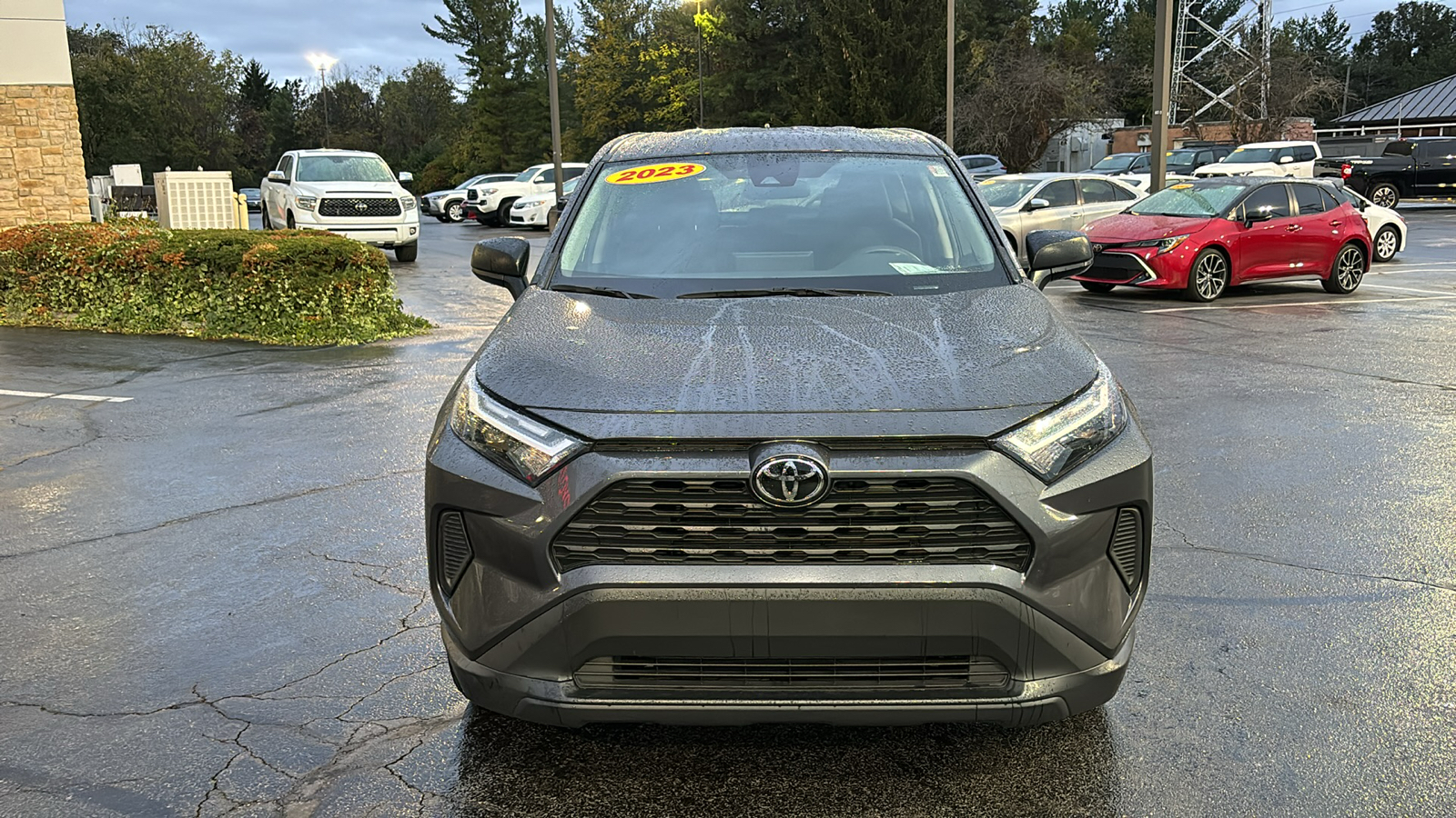 2023 Toyota RAV4 LE 9