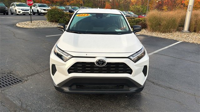 2023 Toyota RAV4 LE 8