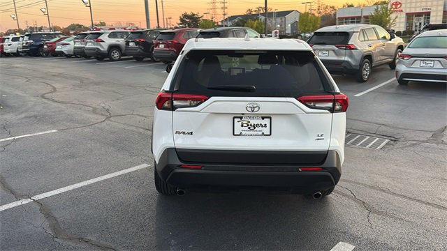 2023 Toyota RAV4 LE 39