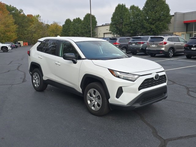 2023 Toyota RAV4 LE 2