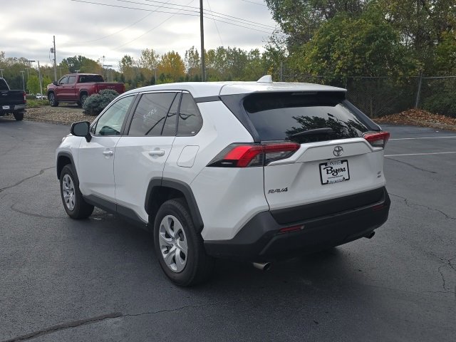 2023 Toyota RAV4 LE 6